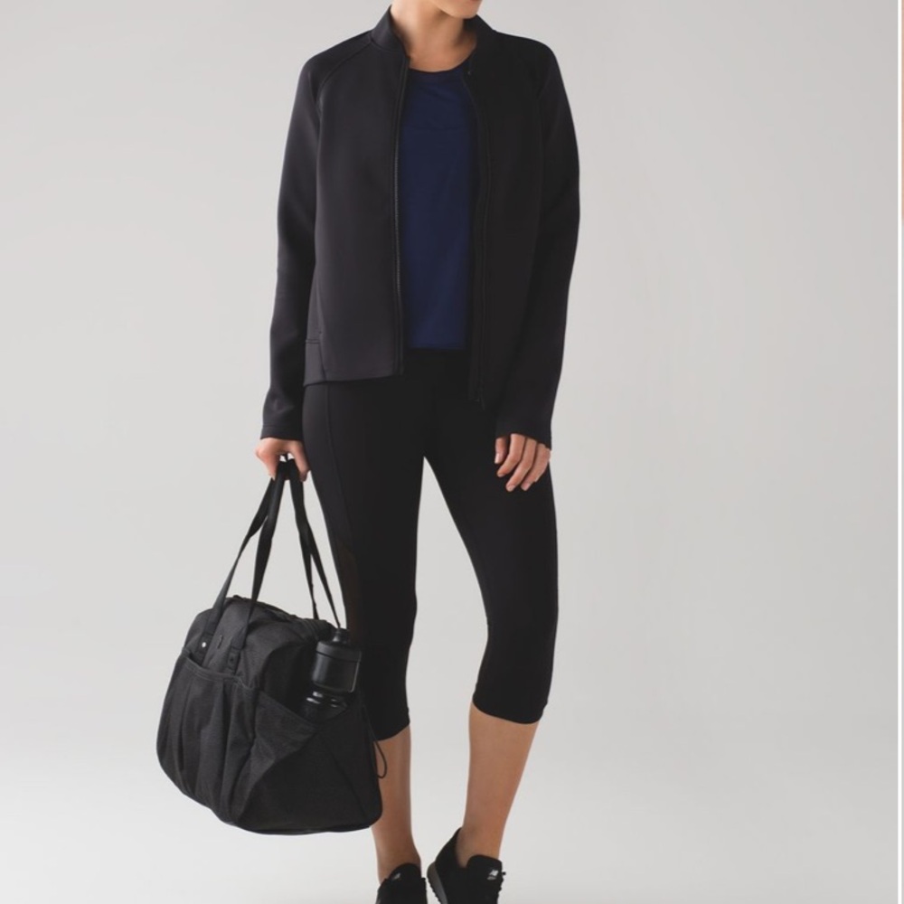 Lululemon Black Cropped Leggings Mesh High Rise Size 6 Athleisure